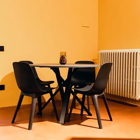 Private Parking Centro Storico: L'affresco Appartement